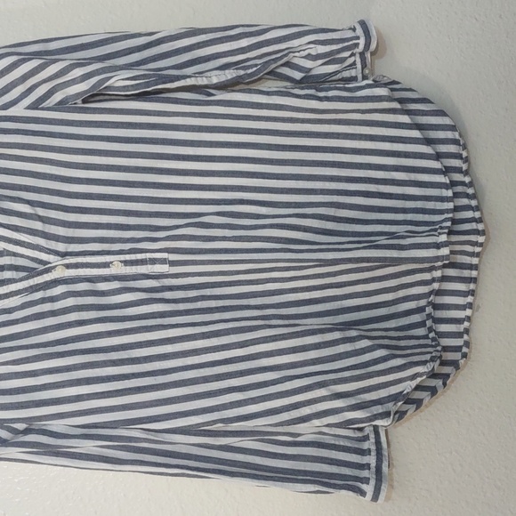 SLIGHTLY USED OLD NAVY LONG SLEEVE BUTTON SHIRT VERTICAL STRIPES SIZE XS - Picture 4 of 14